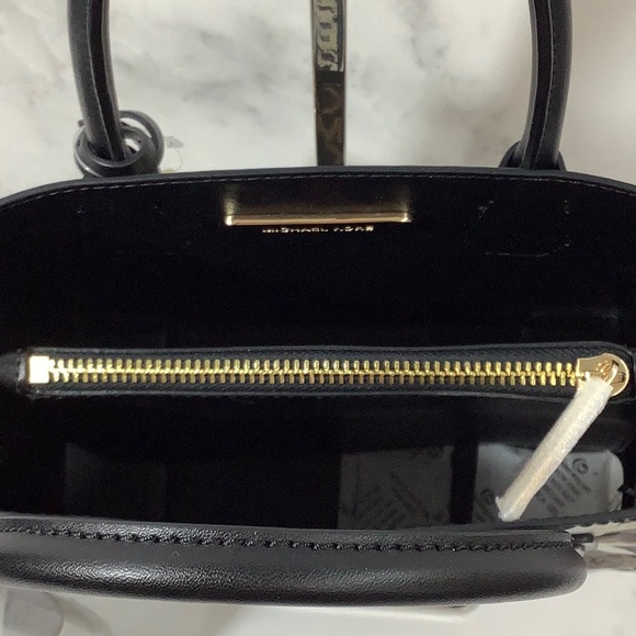 NWT- Michael Kors- Women’s Handbag - Picture 4 of 5